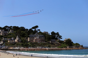Patrouille de France (12100 visits) Démonstration de la Patrouille de France
Plage du Trestaou - Perros Guirec
Bretagne - Août 2017 Patrouille de France